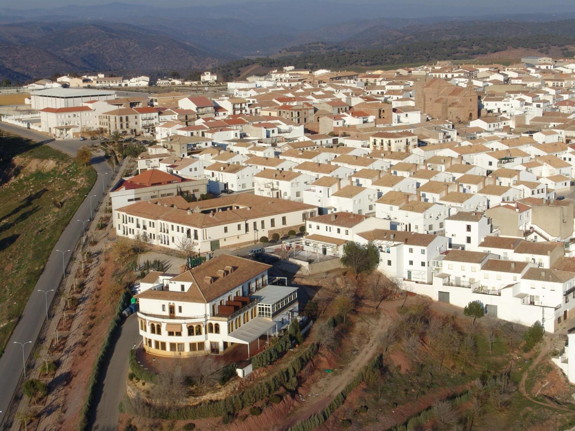 Hotel Restaurante Banos Banos De La Encina Bagian luar foto