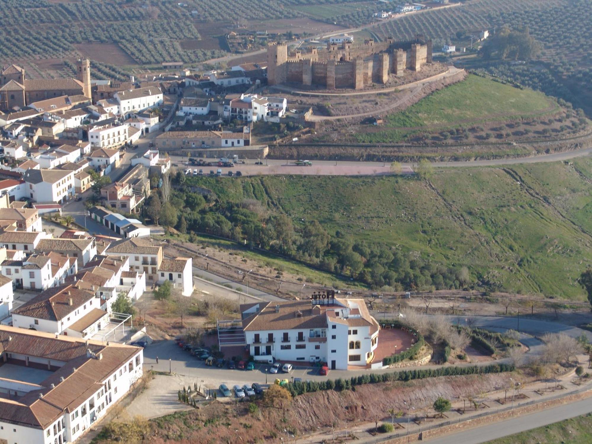 Hotel Restaurante Banos Banos De La Encina Bagian luar foto