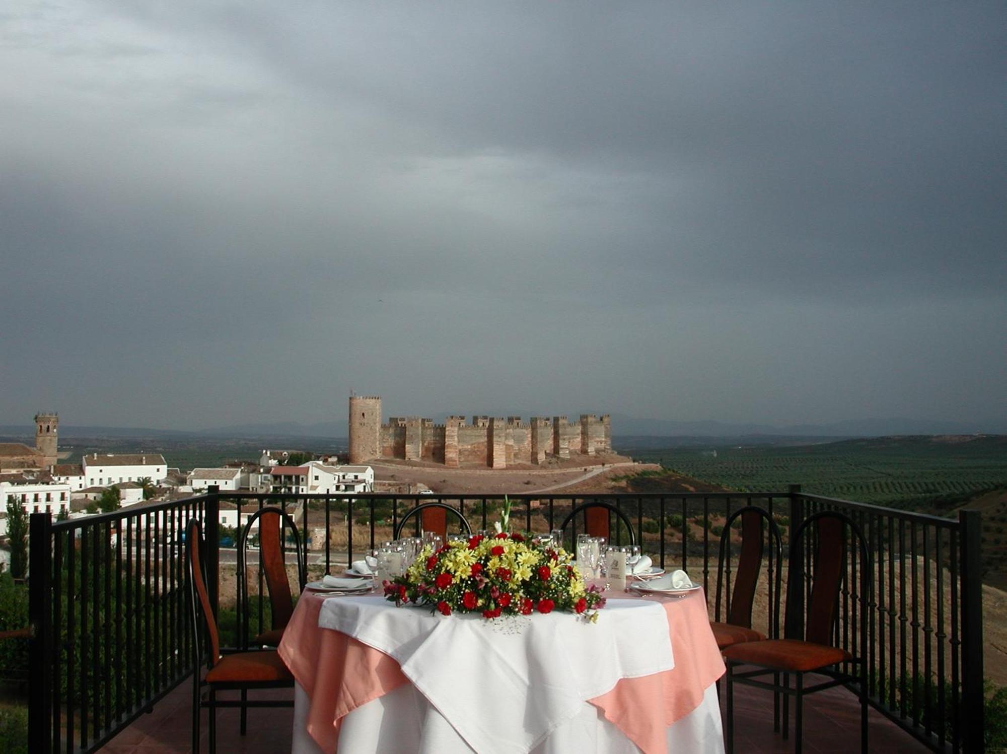 Hotel Restaurante Banos Banos De La Encina Bagian luar foto